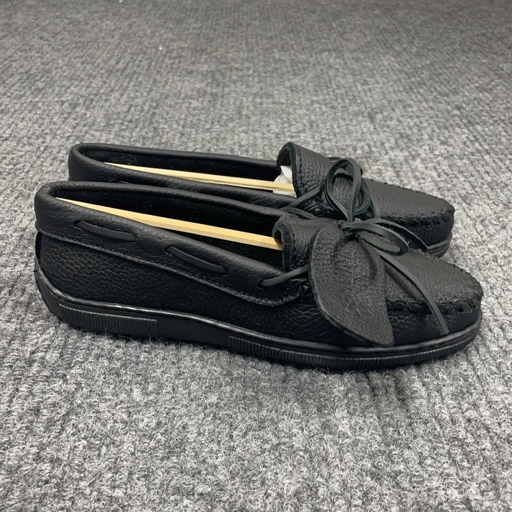 Minnetonka Women’s Moosehide Classic Moccasins (2926) - Picture 4 of 7